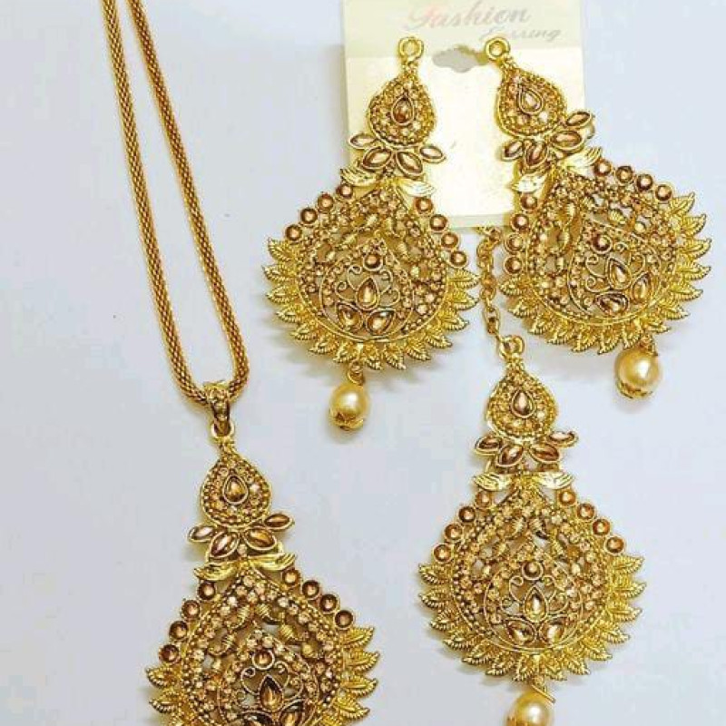 Classy Twinkling Glittering Jewellery Sets